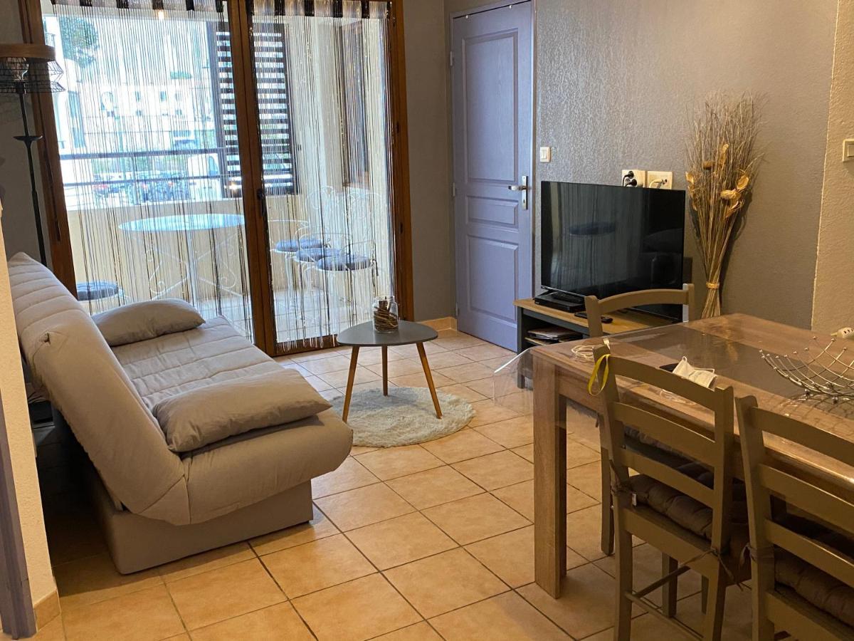 LE MAS DES OLIVIERS appartement 3 min a pied du centre d'Uzès parking piscine Esterno foto